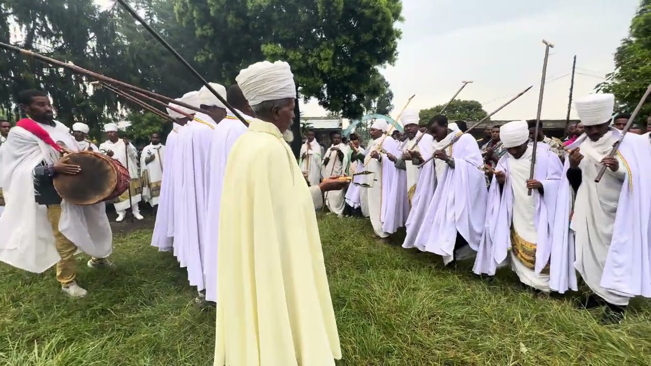 መስቀል አብርሃ በከዋክብት አሠርገወ ሰማይ እምኵሉሰ ፀሐይ አርአየ እግዚአብሔር || ልዩ የመስቀል በዓል ወረብ በየረር በር ጽርሐ አርያም ቅድስት ሥላሴ ቤ/ክ