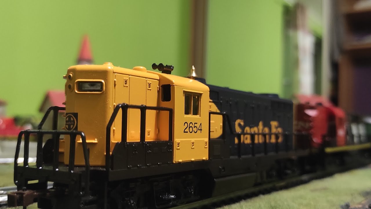 Model Power & Mehano -EMD GP 18 & Alco - YouTube