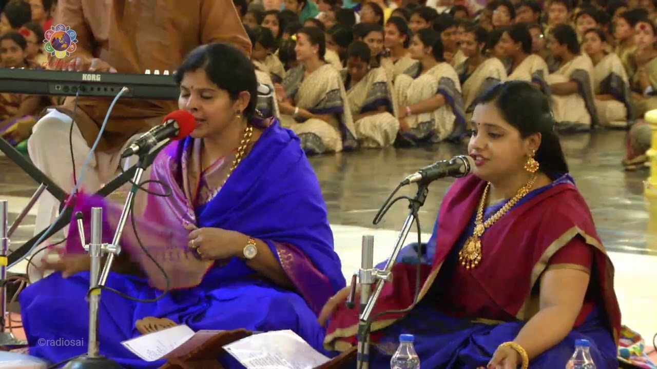 Sri Rajarajeshwari Ashtakam  Vinaya Karthik Rajan and Saindhavi  Fusion Music