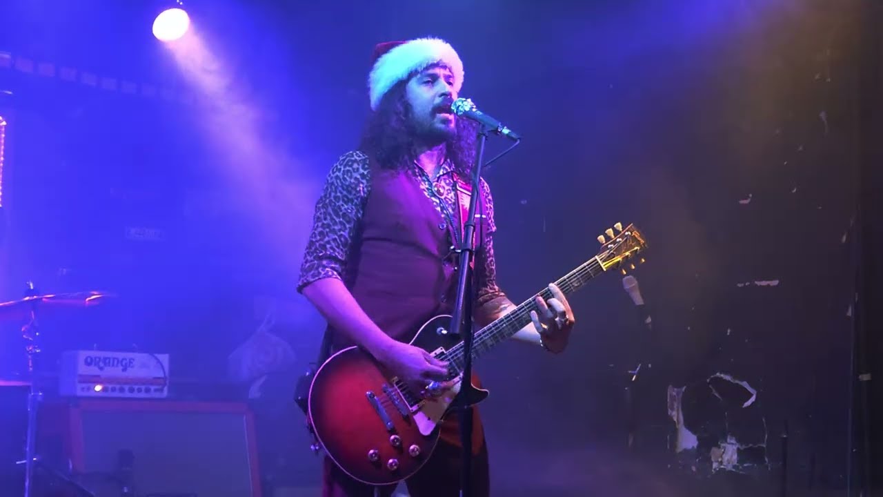 DejaVolution - Ricky Liontones 2025.12.23 Liar's Club Chicago auf YouTube ansehen DejaVolution - Ricky Liontones 2025.12.23 Liar's Club Chicago auf YouTube ansehen