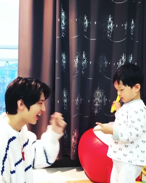 Leo Vixx with Nephew 😍😍😍