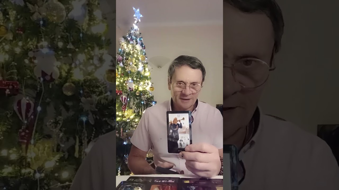 Таро расклад : Что с ним сегодня происходит?...