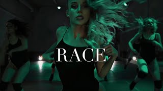 Яна Жижина / Dyce - Race / High Heels Resimi