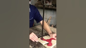 How to-Build by removing excess wood with crude iron wire to create a simple and easy shape #shorts