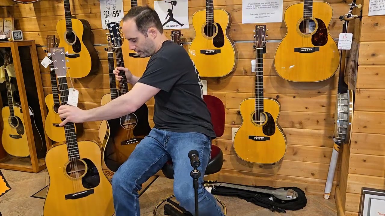 Martin D-18 / Gibson J-45 strumming comparison