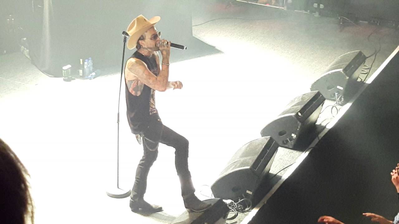 YelaWolf Empty Bottles🎤🎶(Live at Rockefeller Oslo Norway HD) YouTube