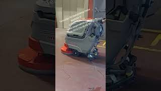 Akülü Fabrika Zemin temizleme makinası / Yer yıkama Comac Antea 50 bt yürüyüş motorlu made in EUROPE