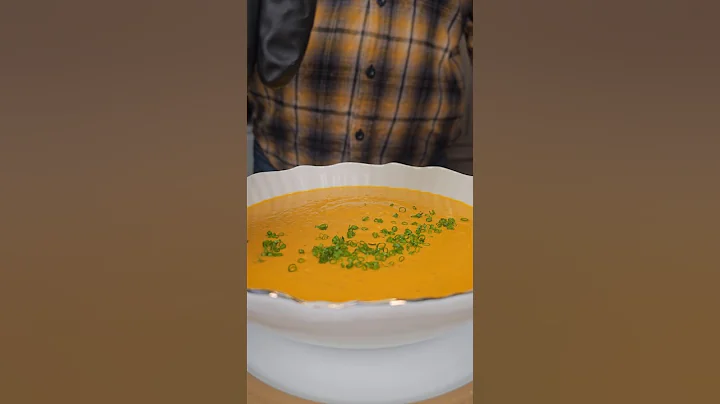 Looney Tunes Date Night Turns Soup'er Awkward!🥕 #shorts #bugsbunny #carrotsoup #looneytunes