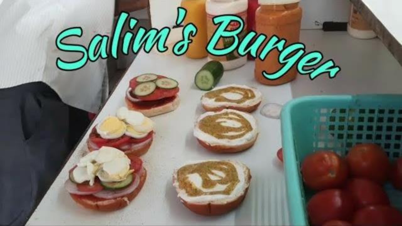 Tastiest Burger in Ahmedabad | Salim's Burger | Indian Street Food | Local Food Ranger