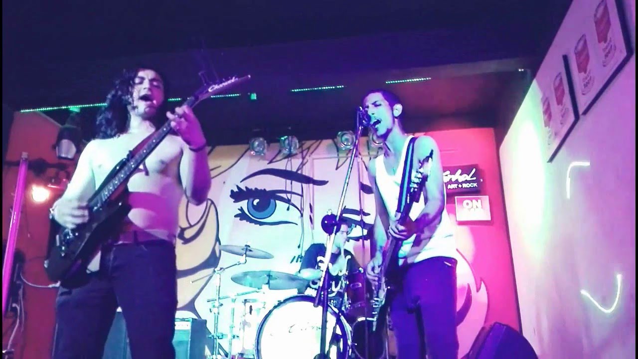 Los Macarras -  Shitty Job [Live]