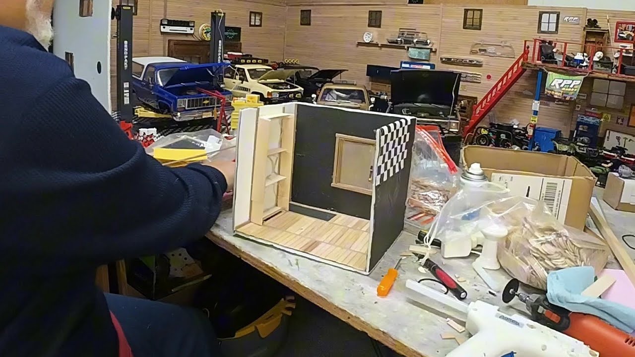 Scale Garage/Bathroom/Pt.1