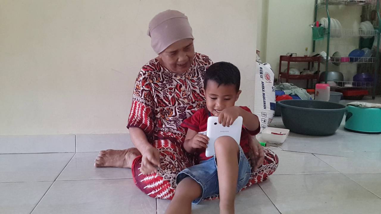 Ng3nt0t nenek