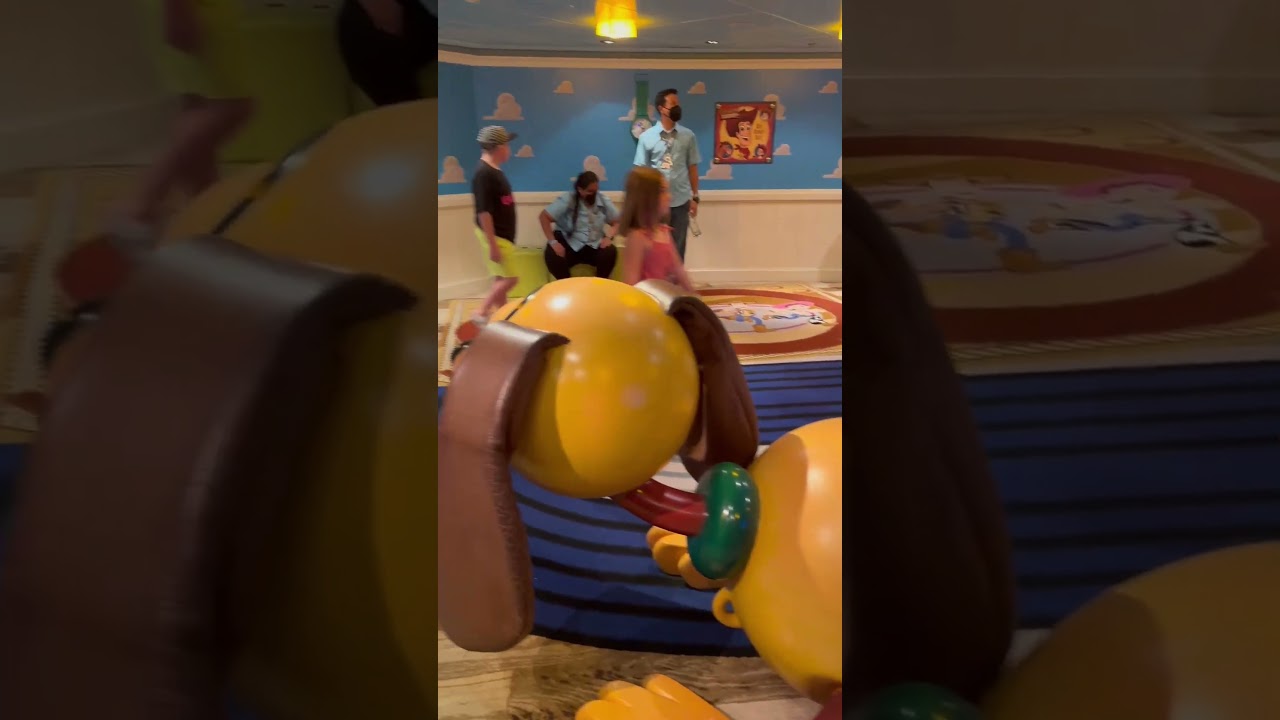 🛳️DisneyCruise Tip: you can visit the kids clubs during openhouse hours! 