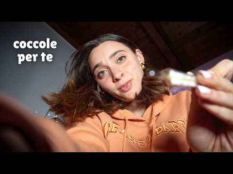 TI COCCOLO DALLโALTO | ASMR (hai la febbre)