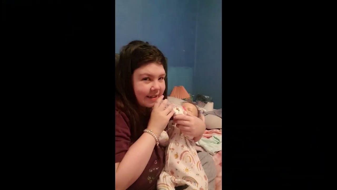 Mini reborn Zoe night routine 