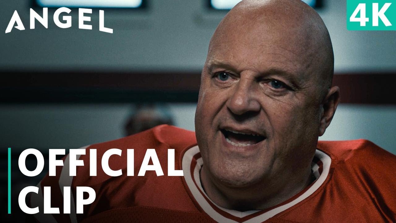 «Старший» (2025) — Сцена выступления Майка в перерыве матча | Видеофрагмент 4K