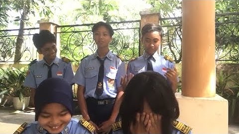 (TUGAS BAHASA INGGRIS) PROCEDURE TEXT - HOW TO MAKE DRAGON FRUIT ICE SHAKE