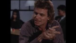 Outraged fugitive trailer vf
