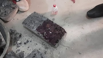 Carbonation test on concrete