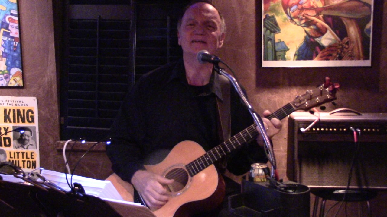 Bob Bosch plays 'If You'se A Viper' at Larry Fuchs' Kinda Blue.