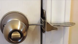 Как запереть дверь