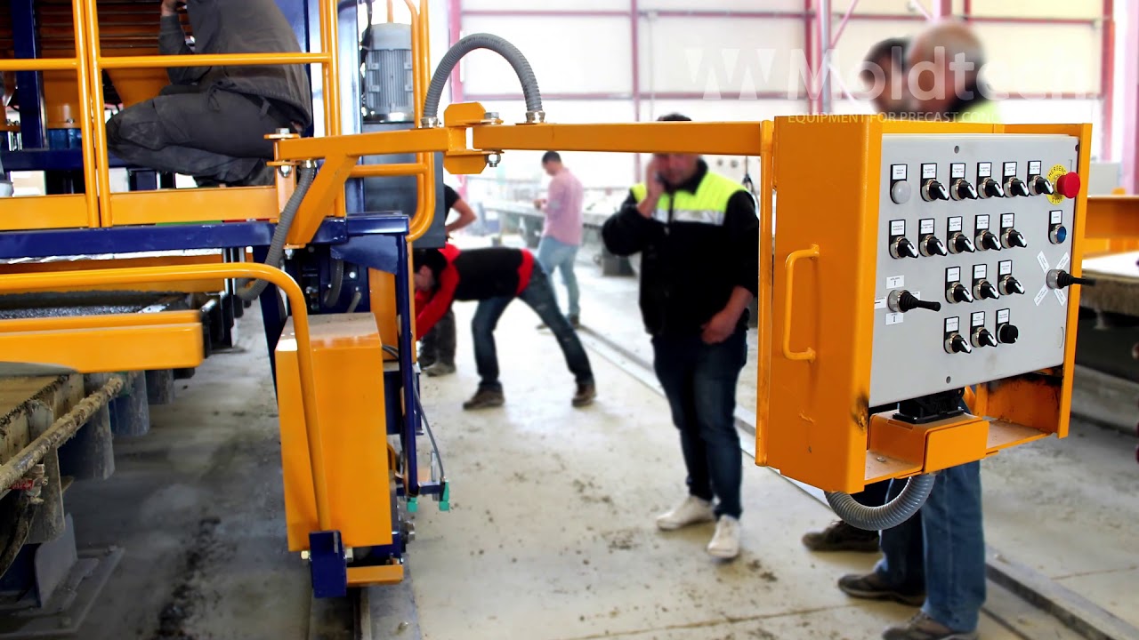 CONCRETE DISTRIBUTOR AND LASER SYSTEM / DISTRIBUIDOR DE HORMIGÓN Y SISTEMA LÁSER