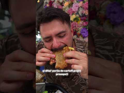 Șnițelul Gigant de la "Arcade Cafe" din București