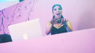 Dj Adélia - O Fenômeno Das Festas De 15 Anos Em Todo Brasil