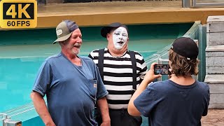 Tom the mime making the audience laugh a lot 4K (SeaWorld Orlando) 08 FEB 2024