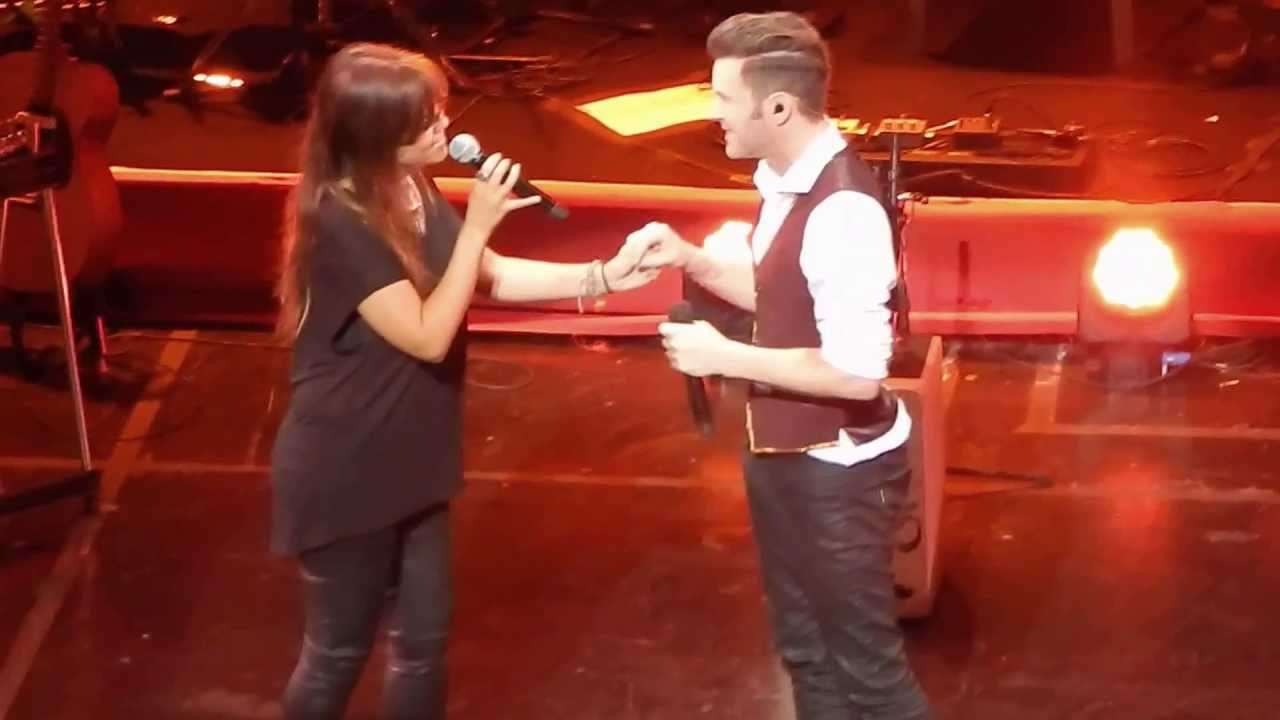 Casi te rozo - Vanesa Martin y Axel Teatro Opera