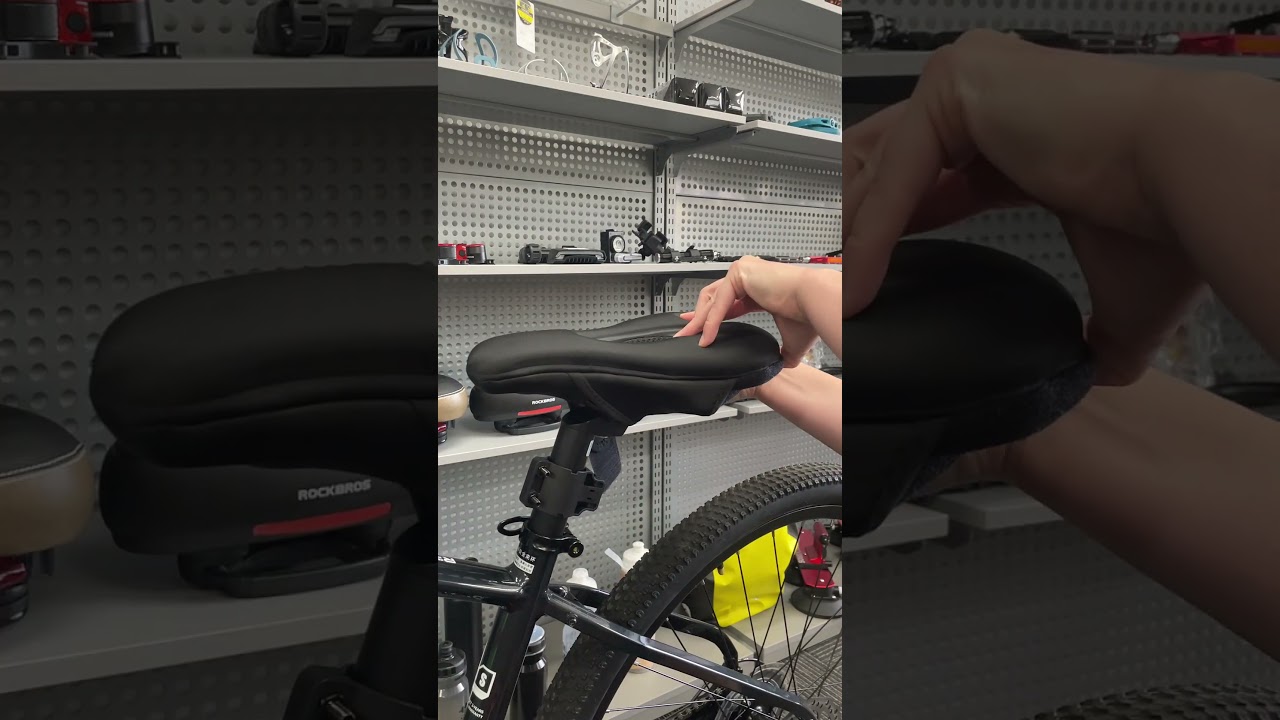 Ride in comfort with the ROCKBROS saddle cover! 