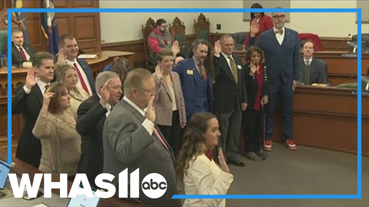Louisville Metro Council swears in, new leadership selected - YouTube
