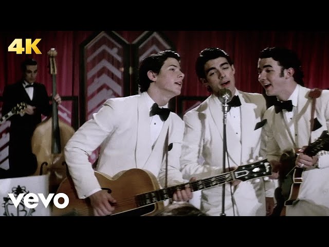 Jonas Brothers - Lovebug (Official Music Video) class=