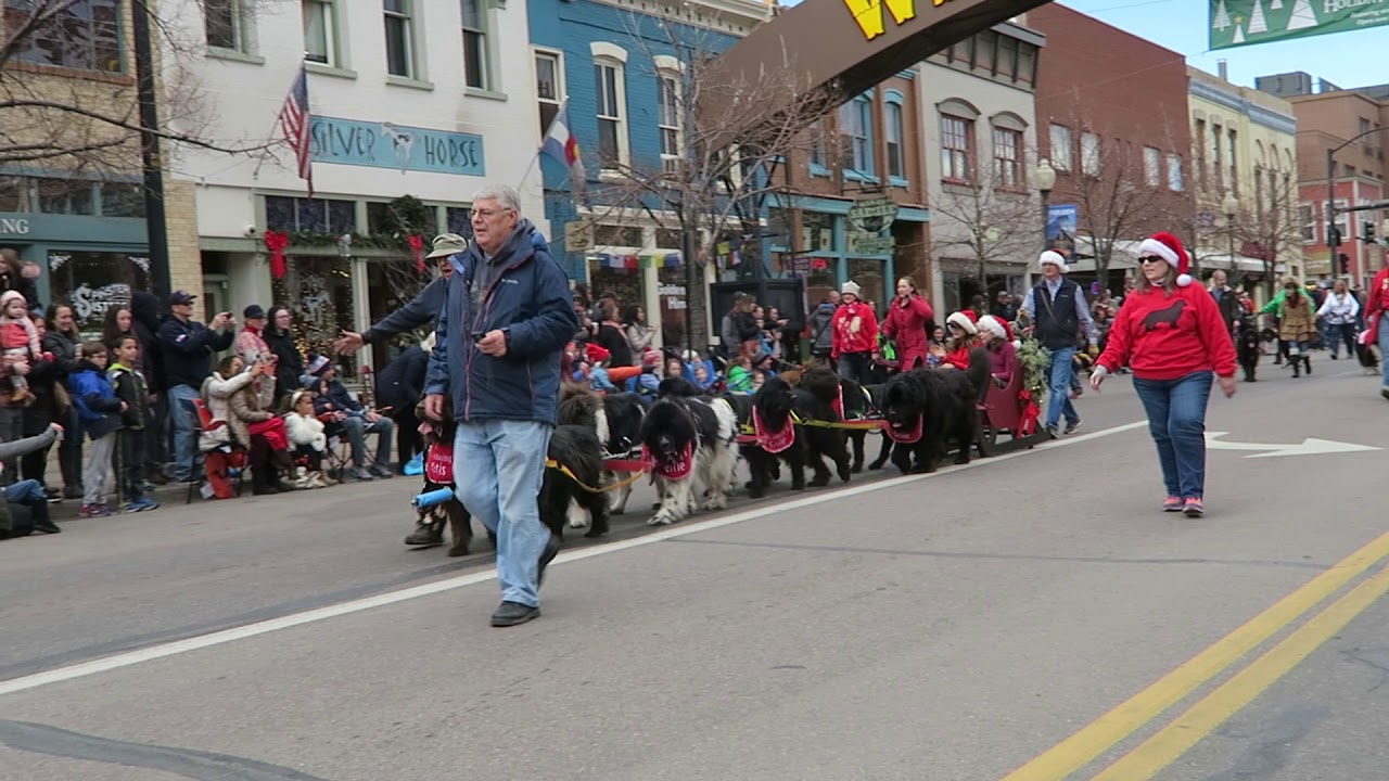 The Amazing 8 in the Olde Golden Christmas Parade 12/15/2018 MVI 0179