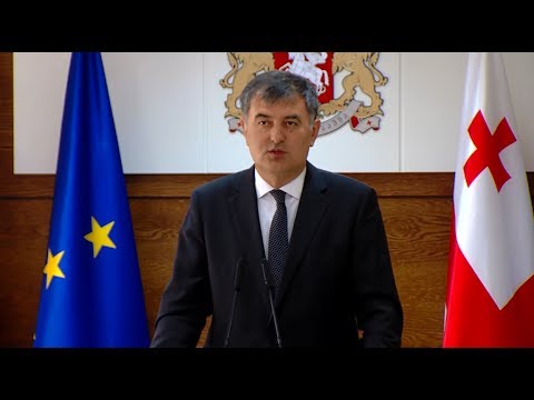 389 დევნილ ოჯახს ბინები საკუთრებაში გადაეცათ