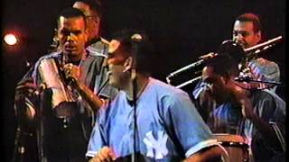 ORO SOLIDO EN ECUADOR  LA MORENA Y PONTE EN 4 EN VIVO) 1998