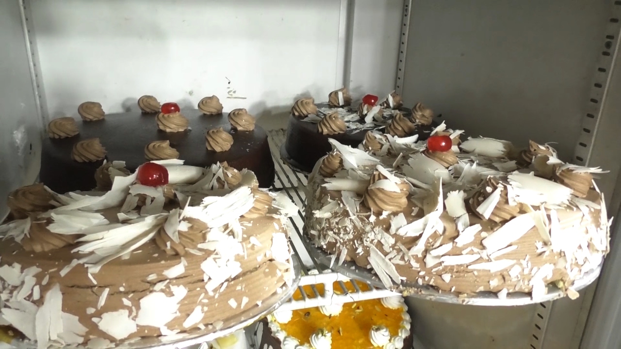 لاہور کی محکم الدین اینڈ سنز بیکری کیوں مشہور ہے؟ camera iphone 8 plus apk