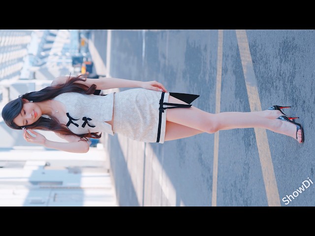 【SG】long leg網紅 / 足が長いお姉さん (Racing Model 레이싱모델 RQ 車模) in 廣州車展場外 Auto Guangzhou