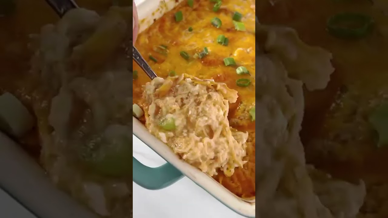 HEALTHY BUFFALO CHICKEN DIP | Lightened-Up Game Day Favorite