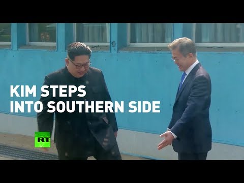 25sec handshake, pine tree, champagne & more: Key moments of Korean summit