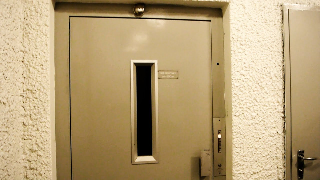 Original 1978 Torvald Sætre (Stahl) traction elevator @ Stortorget 5, Tromsø, Norway