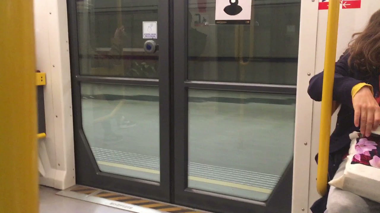 Metro od stacji Dworze Gdański do stacji Służew