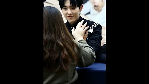 【中字】161218 COEX 粉絲簽售會 權Hoshi的撩努娜實錄 (心動得要死了ㅜㅜ♥) Ⓒ原推 호시는구여워 @o0ob - 天天要聞