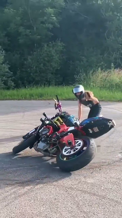 atraksi motor gede#shorts #bikers #stuntbike #bike
