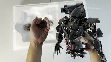 Transformers: Revenge of the Fallen - DLX Jetfire collectible figure - Hasbro X Threezero - UNBOXING