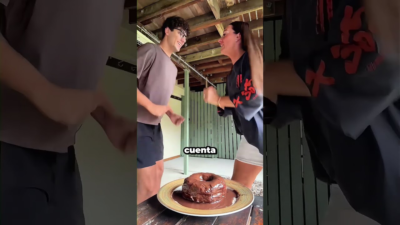 No esperaba que ella hiciera eso con el donut #couples #prank #viral