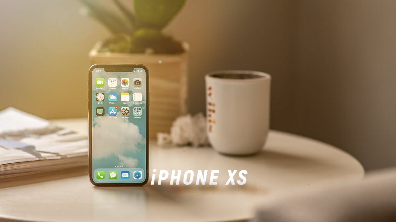 iPhone XS - An Android User's Perspective - YouTube