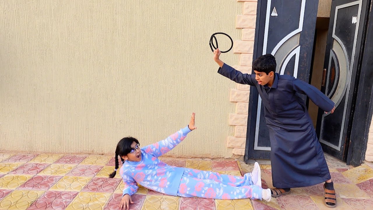 الأخ ضد اخته وسارة تعطي نواف درس !!