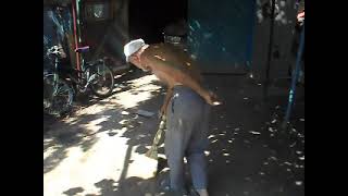 День 2135 13.02.2002. Подметает