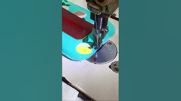 Lược đường chỉ mặt trước mẫu túi đeo chéo mới ra mắt rất đẹp luôn 💕